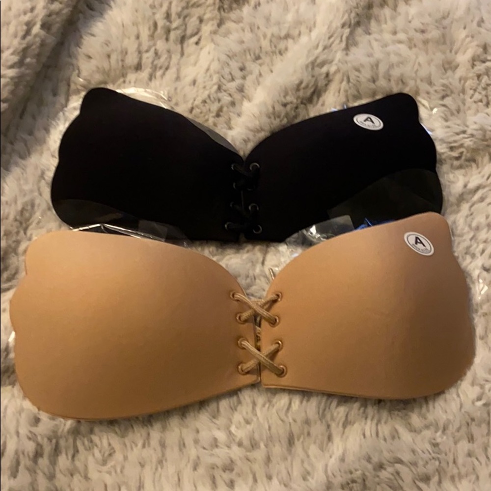 Pair of adhesive bras
